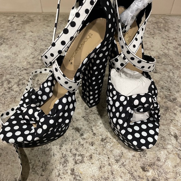 Shoes - Picture 4 of 8